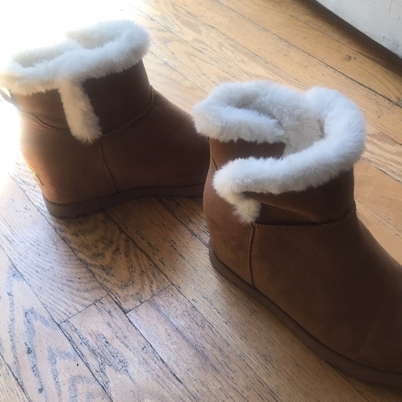 Juicy Couture fur lined boots - Picture 4 of 11